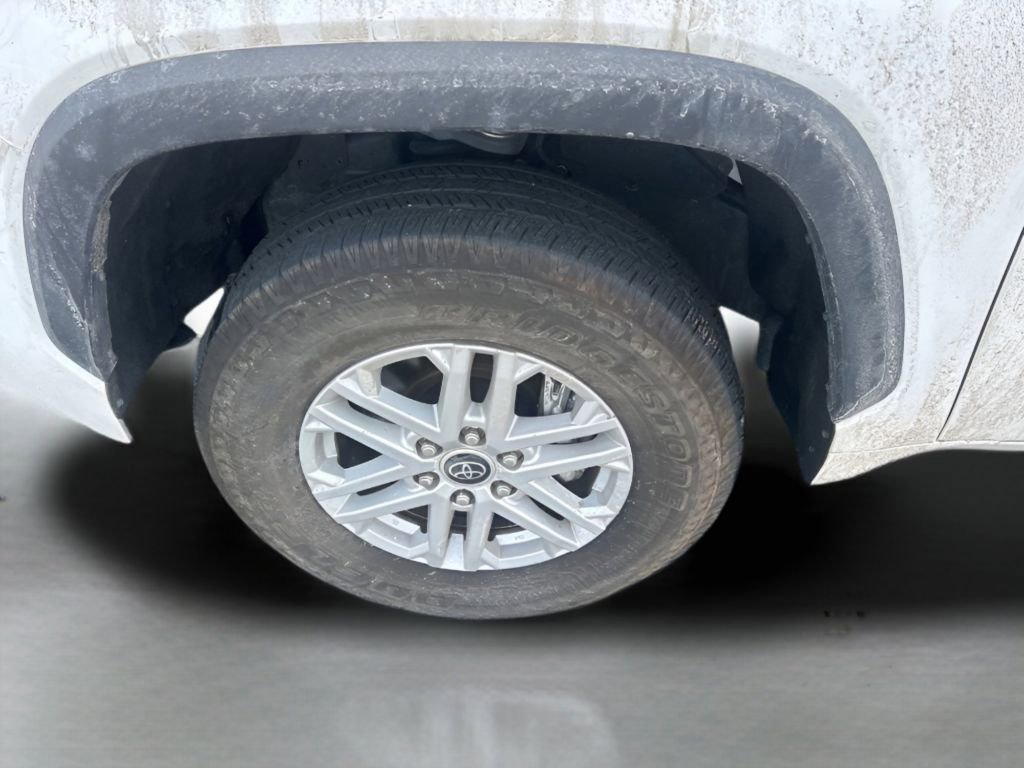 Used 2022 Toyota Tundra SR5 w/ SR5 Convenience Package image 15