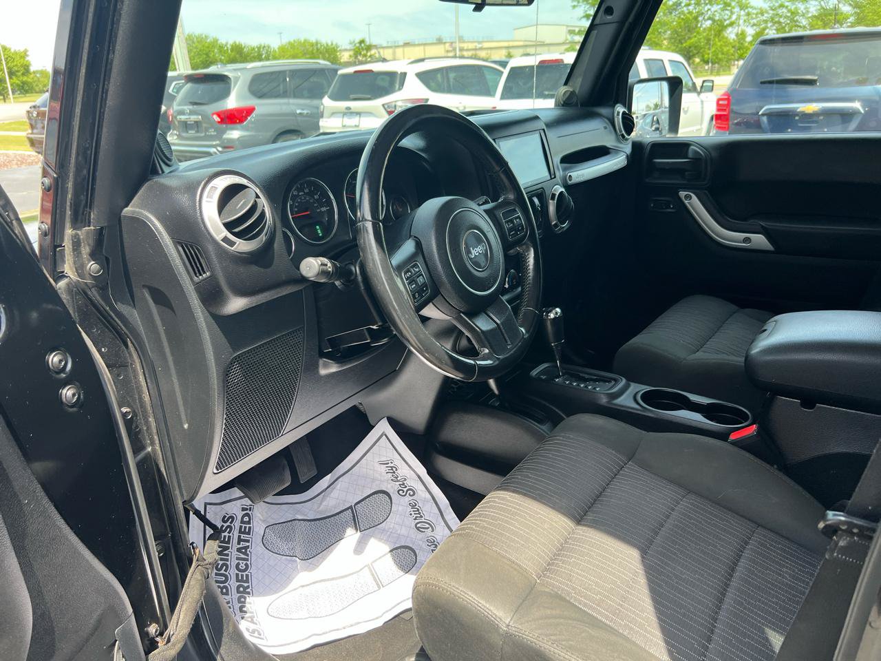 Used 2011 Jeep Wrangler Unlimited Sahara w/ Connectivity Group AWD/4WD image 18