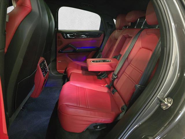 Used 2022 Porsche Cayenne S image 15