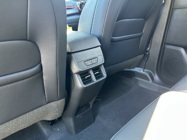 New 2027 Chevrolet Equinox RS w/ Safety and Technology Package AWD/4WD image 21