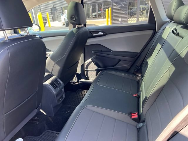 Used 2022 Volkswagen Taos SE FWD image 10