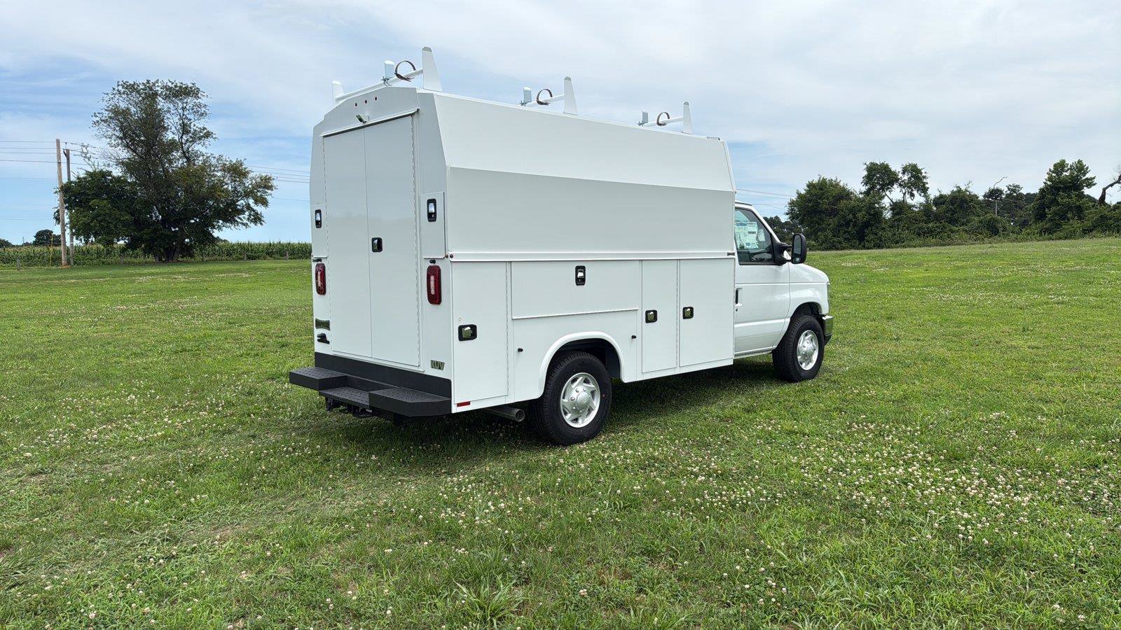 New 2026 Ford E-350 and Econoline 350 Super Duty w/ Power Equipment Group RWD image 5