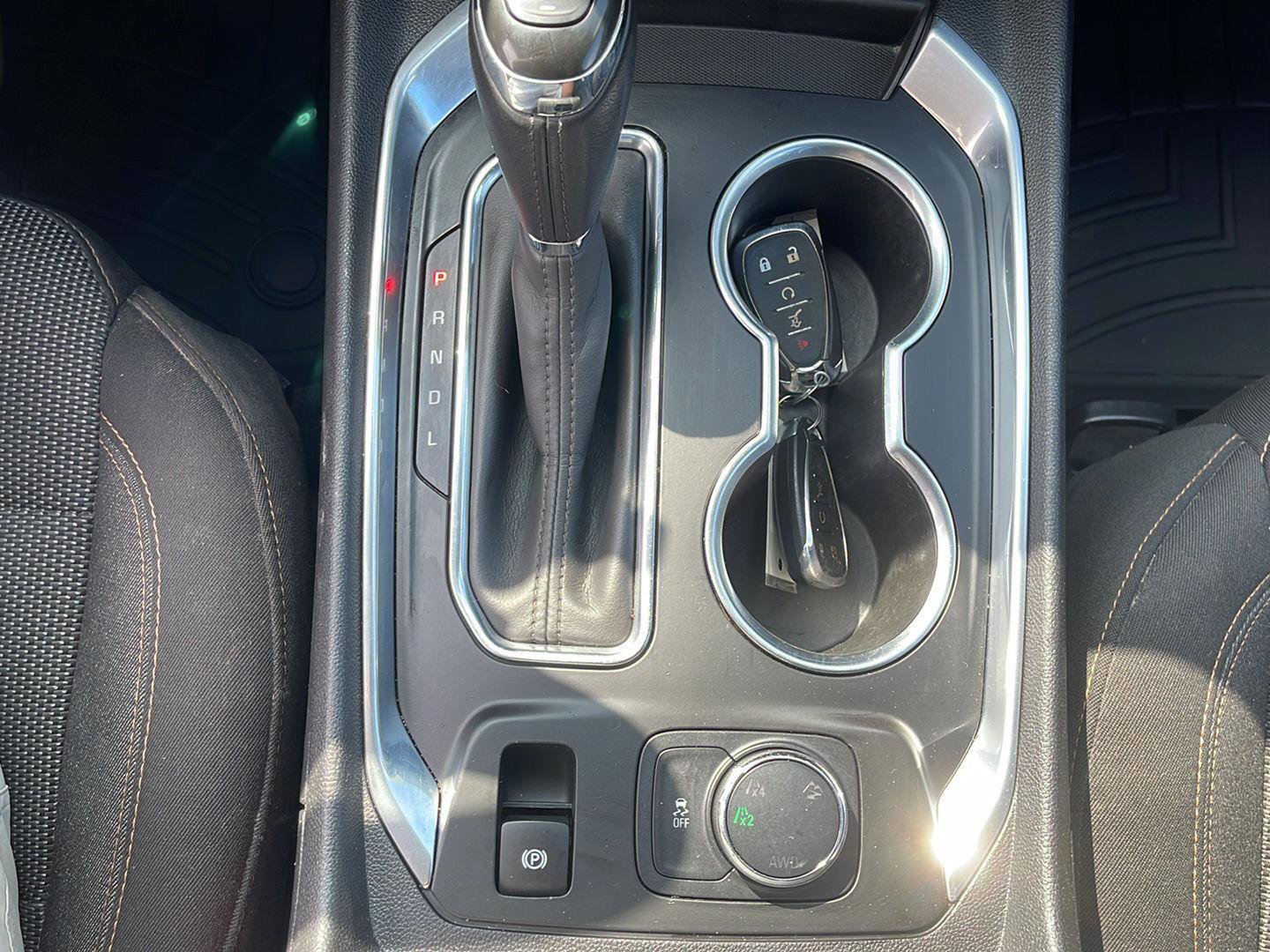 Used 2020 Chevrolet Traverse LT image 24