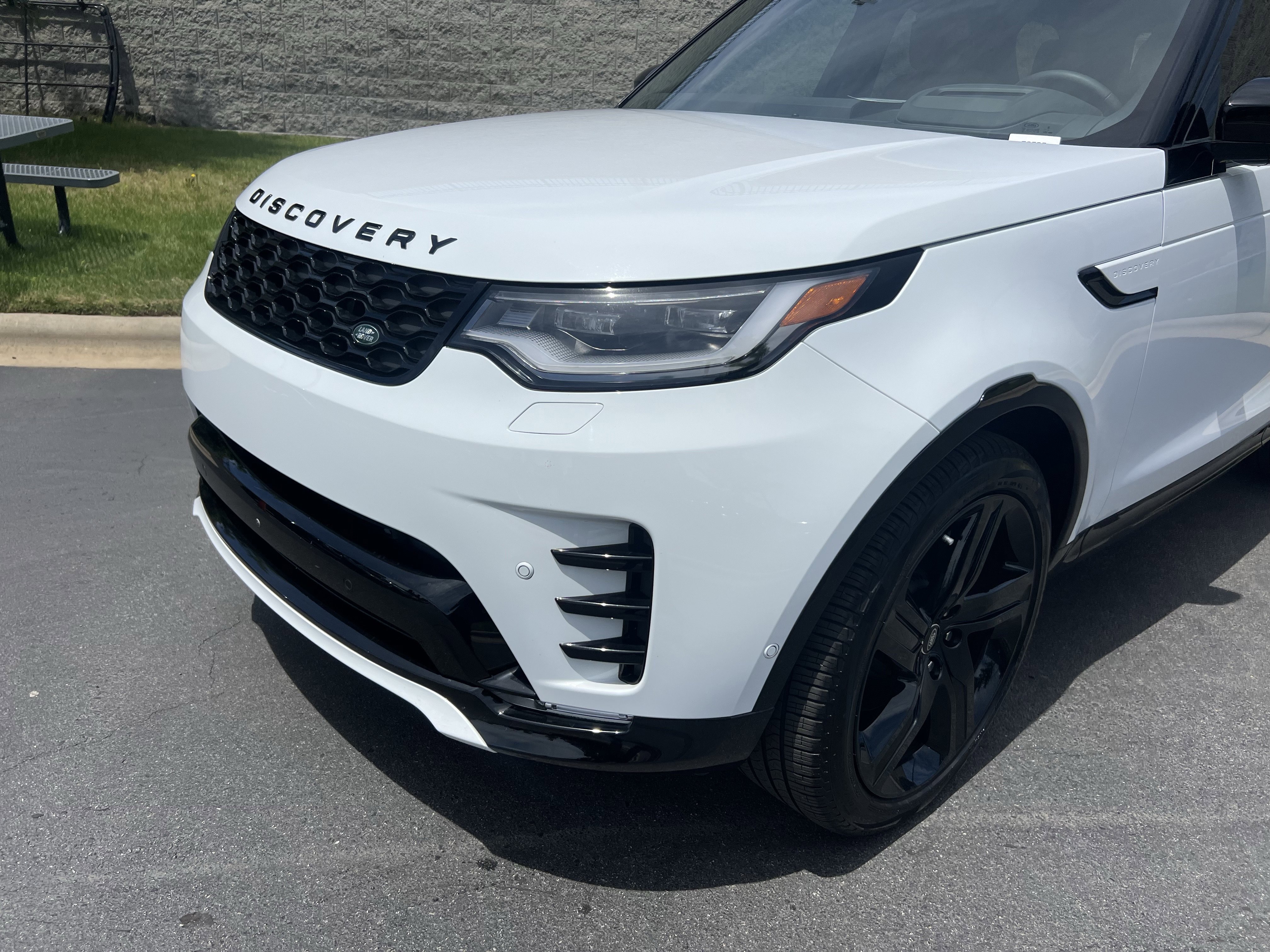 Certified 2025 Land Rover Discovery Dynamic SE AWD/4WD image 11