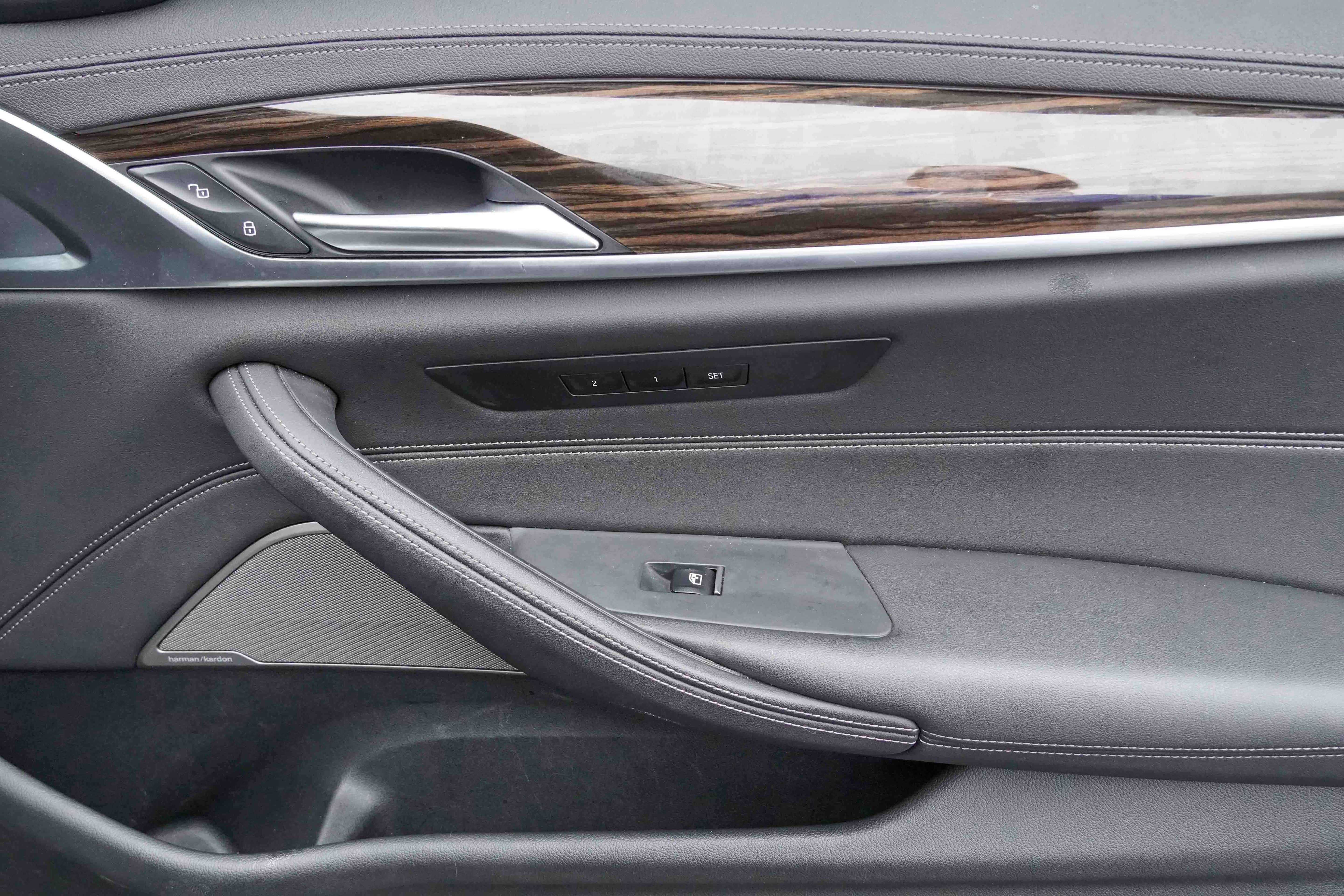 Used 2022 BMW M550i xDrive w/ Executive Package image 33