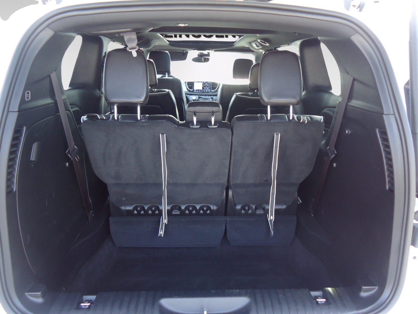 Used 2026 Chrysler Pacifica Limited FWD image 30