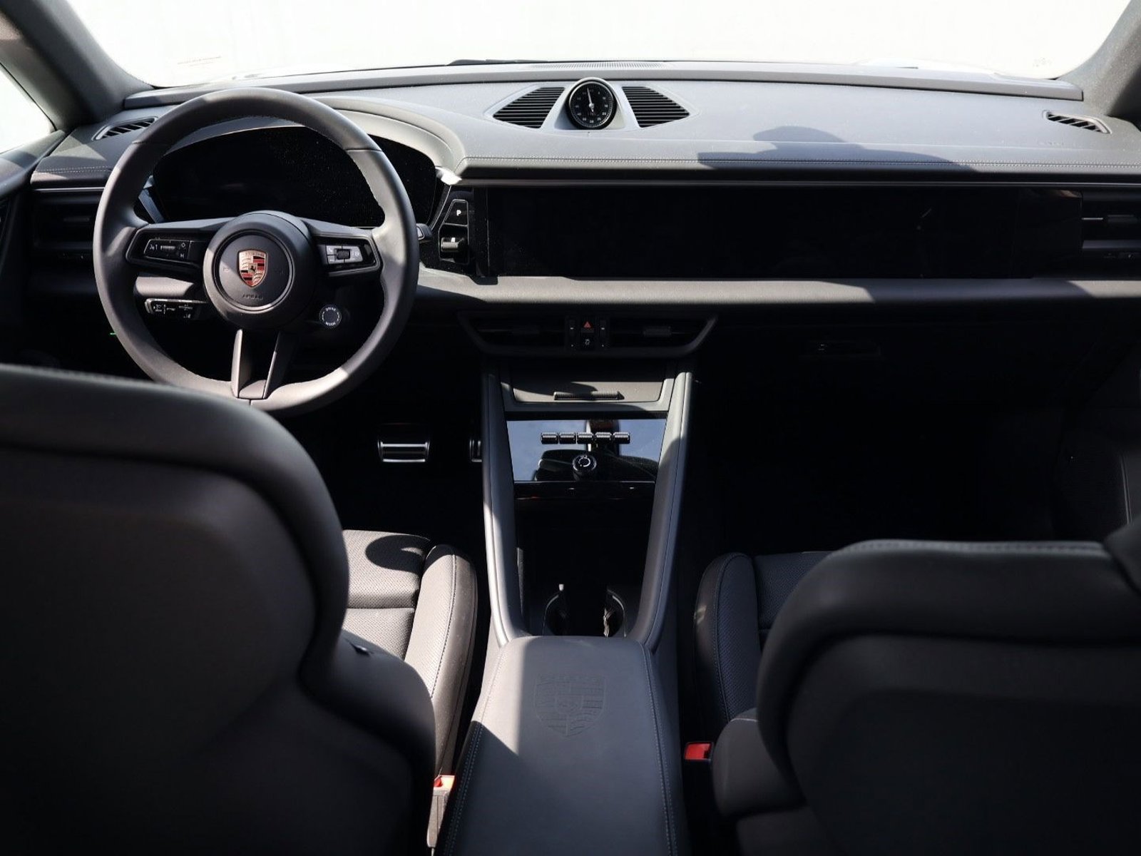 New 2025 Porsche Macan 4S Electric AWD/4WD image 21