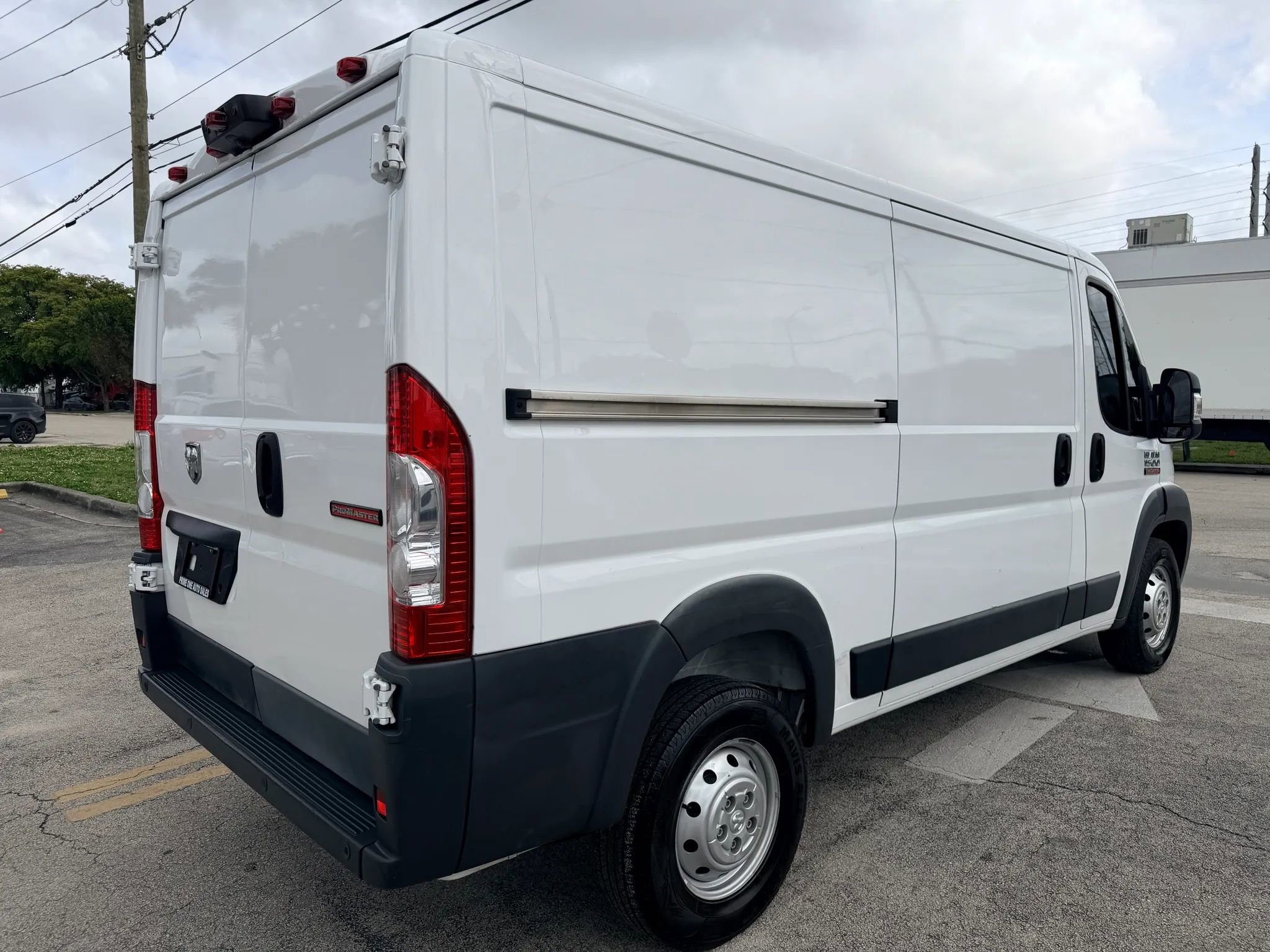 Used 2018 RAM ProMaster 1500 w/ Interior Convenience Group FWD image 4