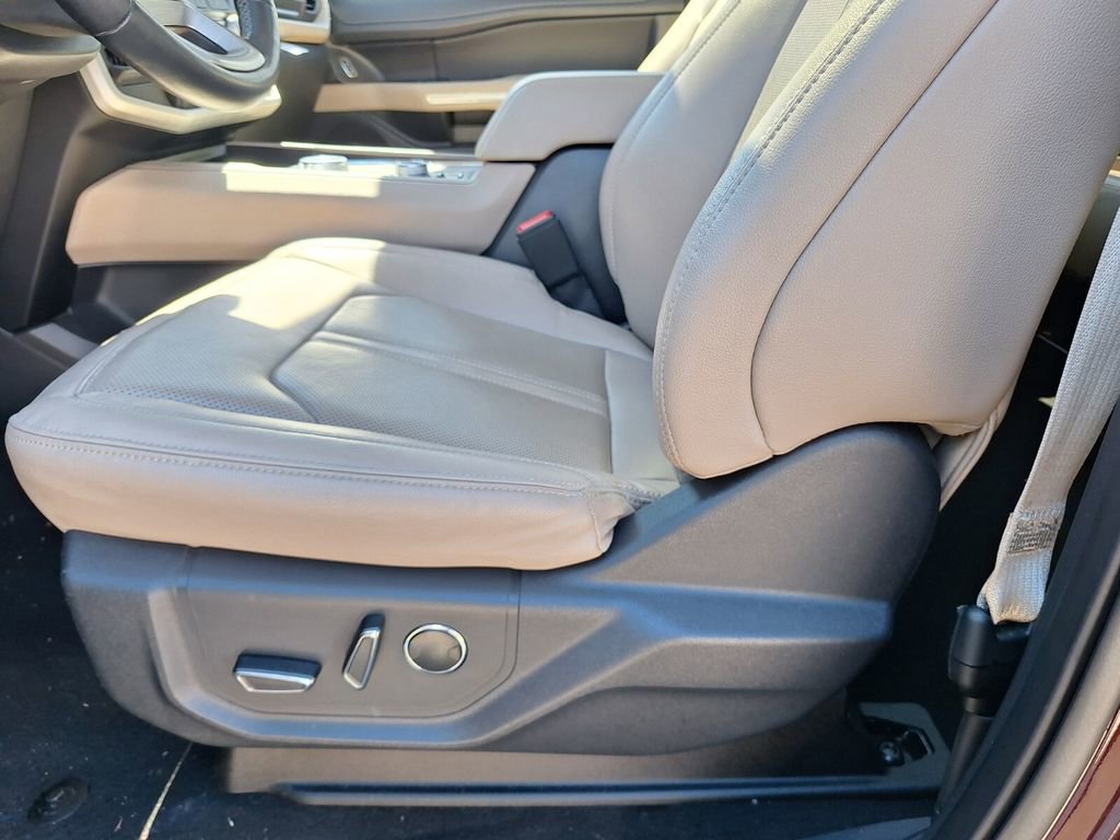 Used 2024 Ford Expedition Max Limited image 31