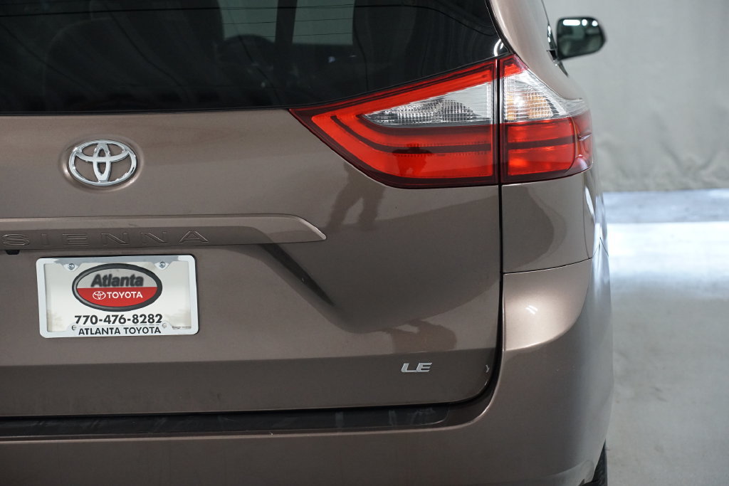 Certified 2020 Toyota Sienna LE FWD image 10