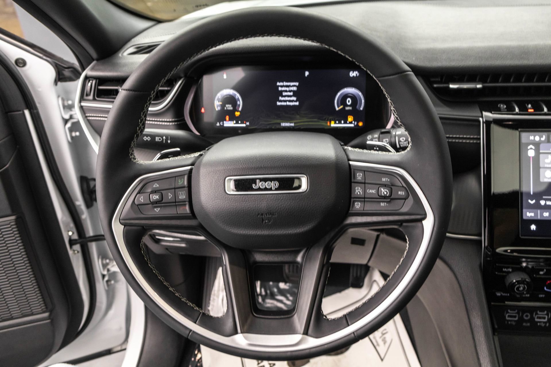 Used 2023 Jeep Grand Cherokee L Laredo AWD/4WD image 24