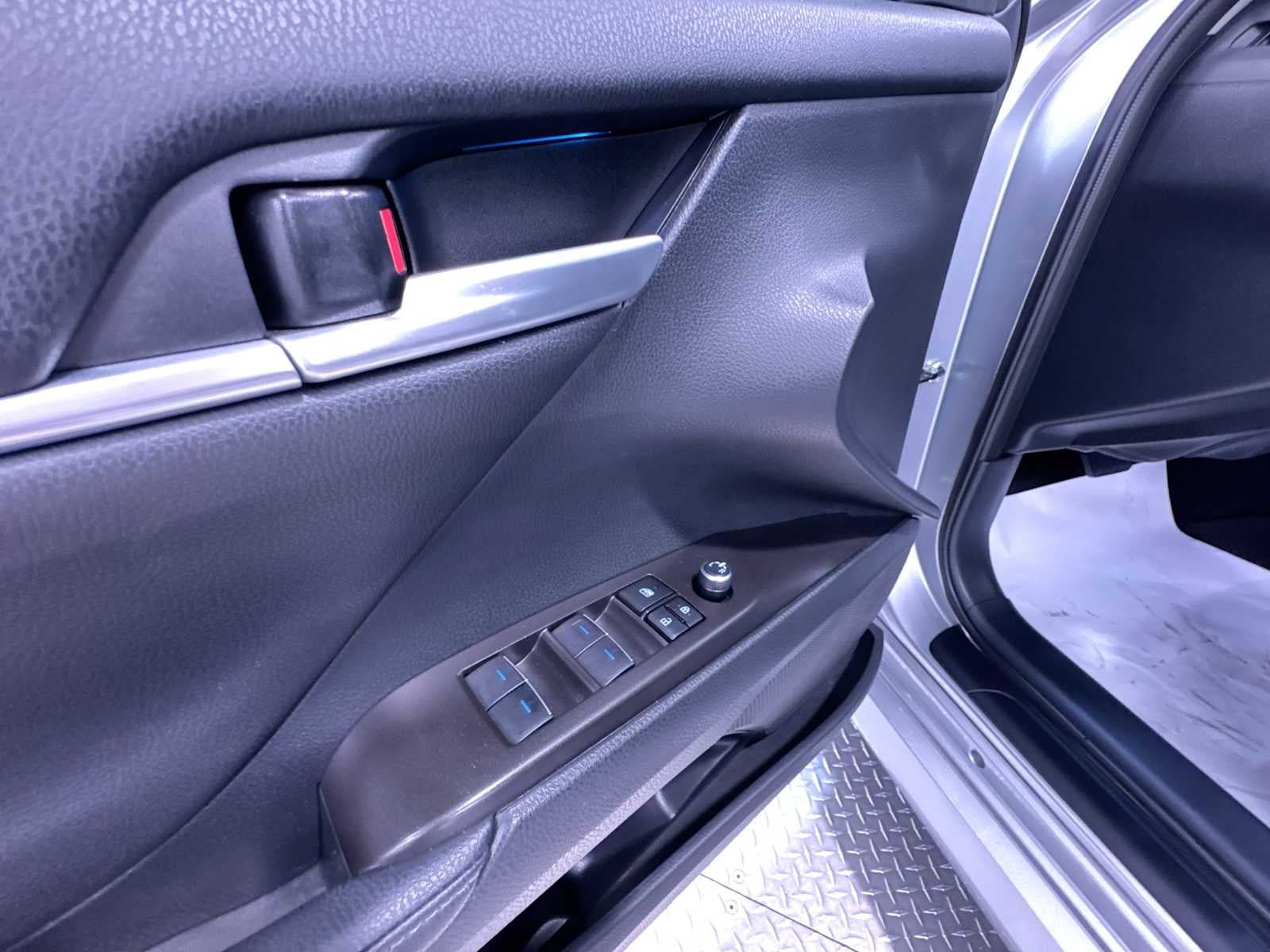Used 2024 Toyota Camry XLE FWD image 12