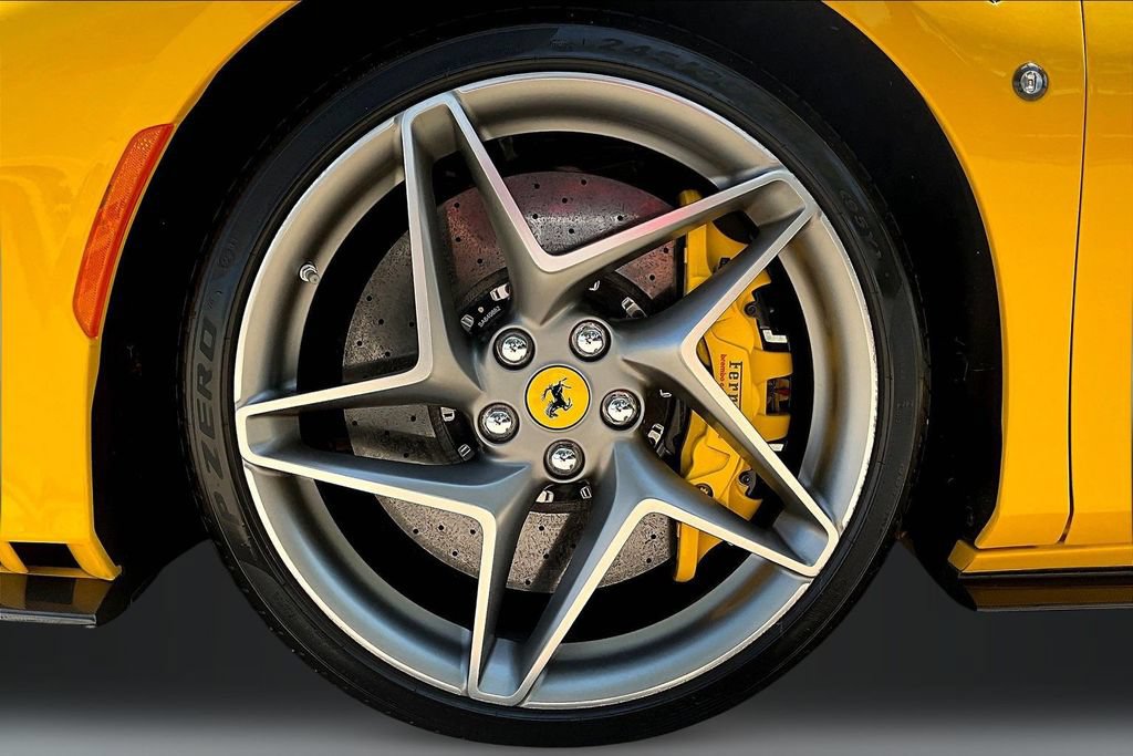 Used 2022 Ferrari F8 Tributo RWD image 28