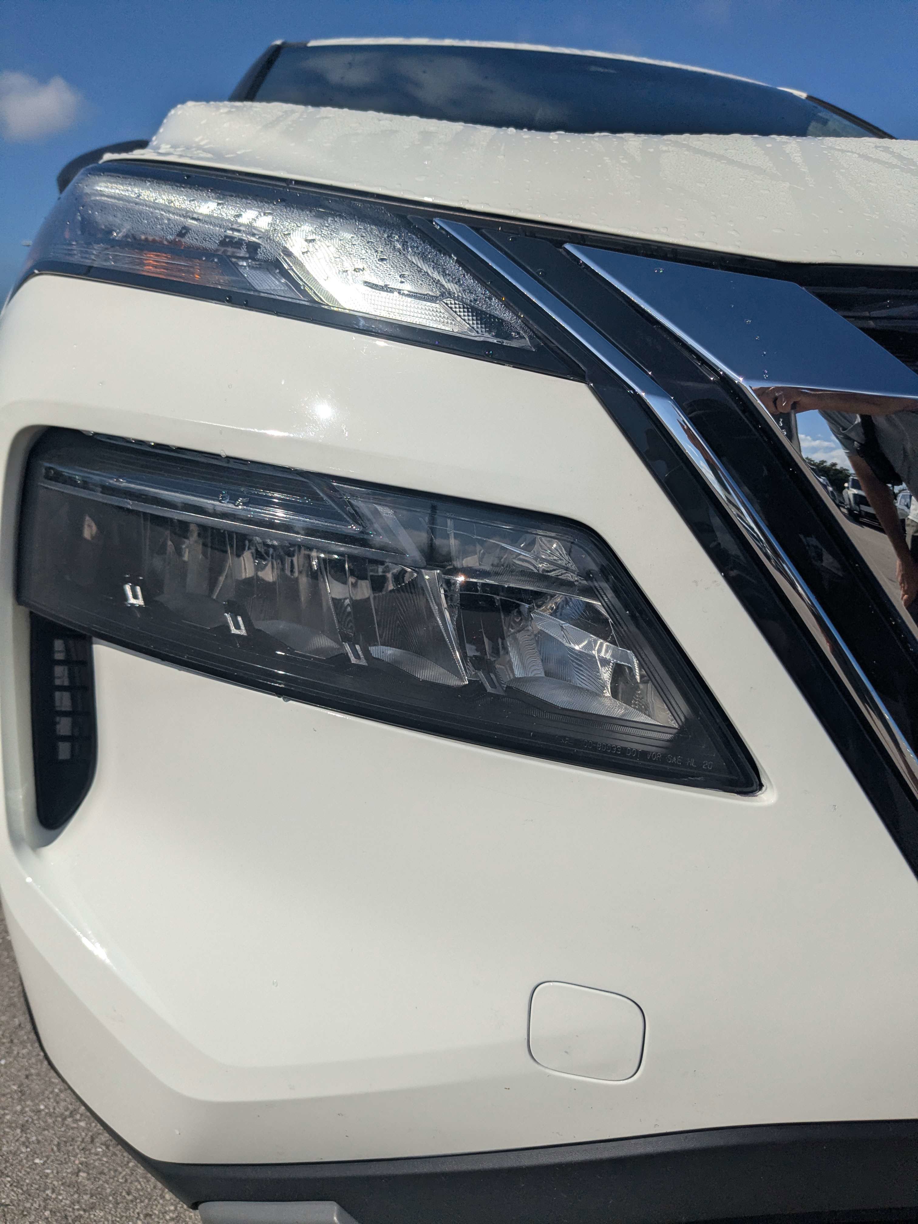 Used 2023 Nissan Rogue S AWD/4WD image 10