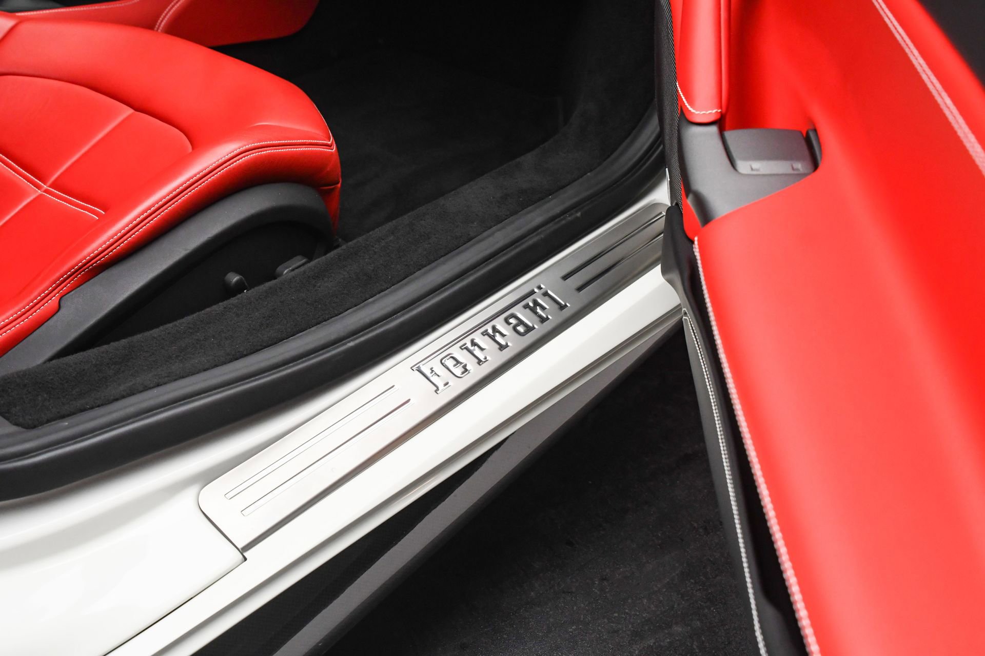 Used 2016 Ferrari 488 GTB image 47