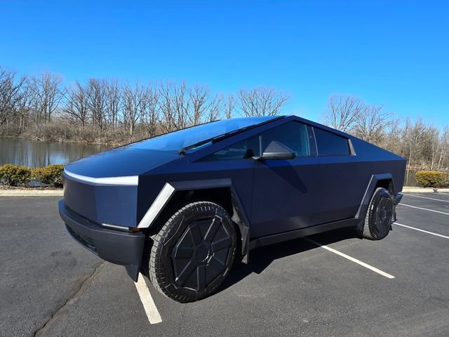 Used 2025 Tesla Cybertruck AWD Crew Cab image 12