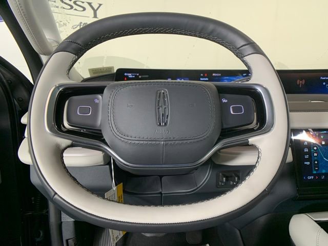 New 2025 Lincoln Navigator Reserve image 32