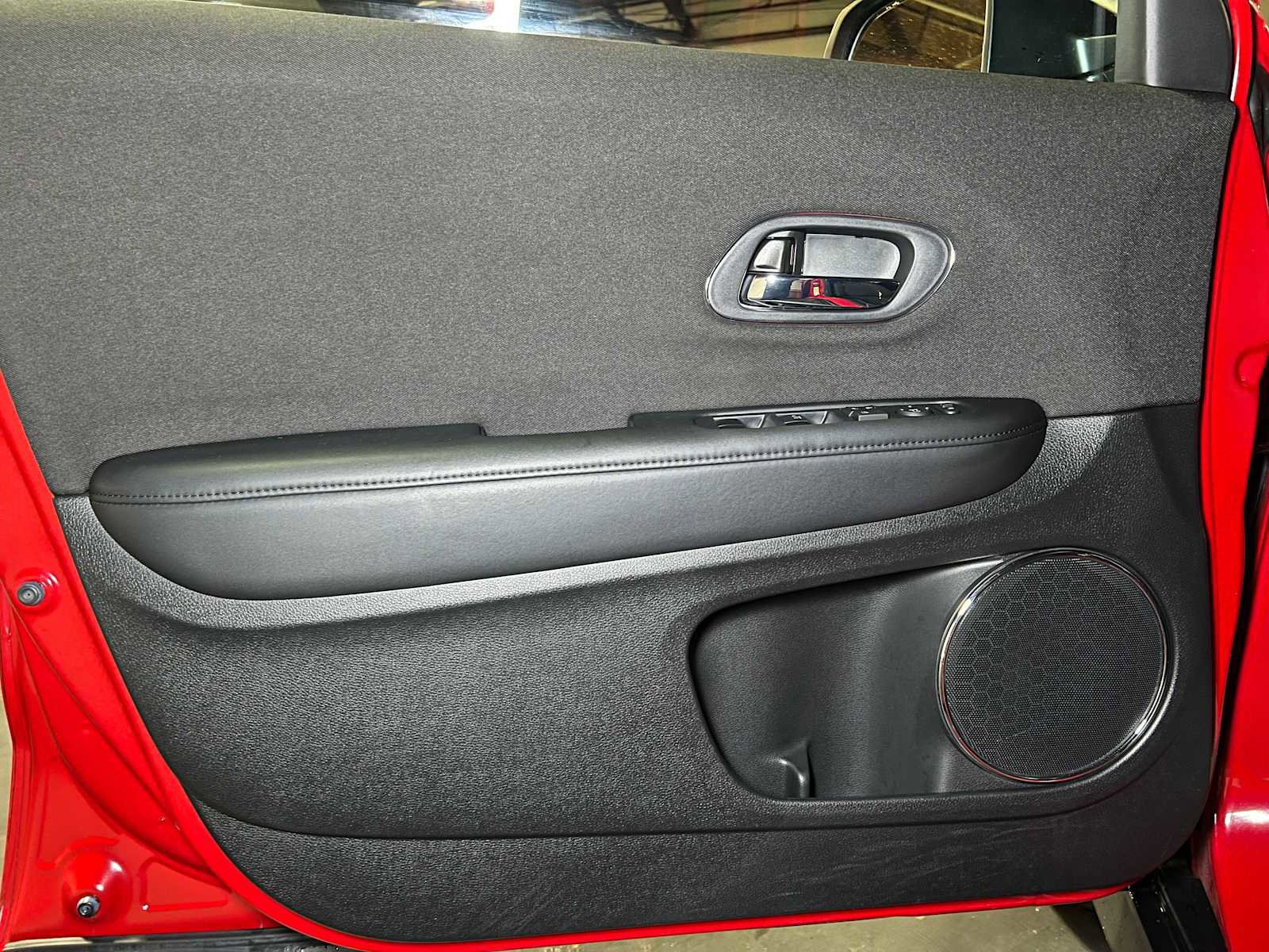 Used 2017 Honda HR-V EX image 19