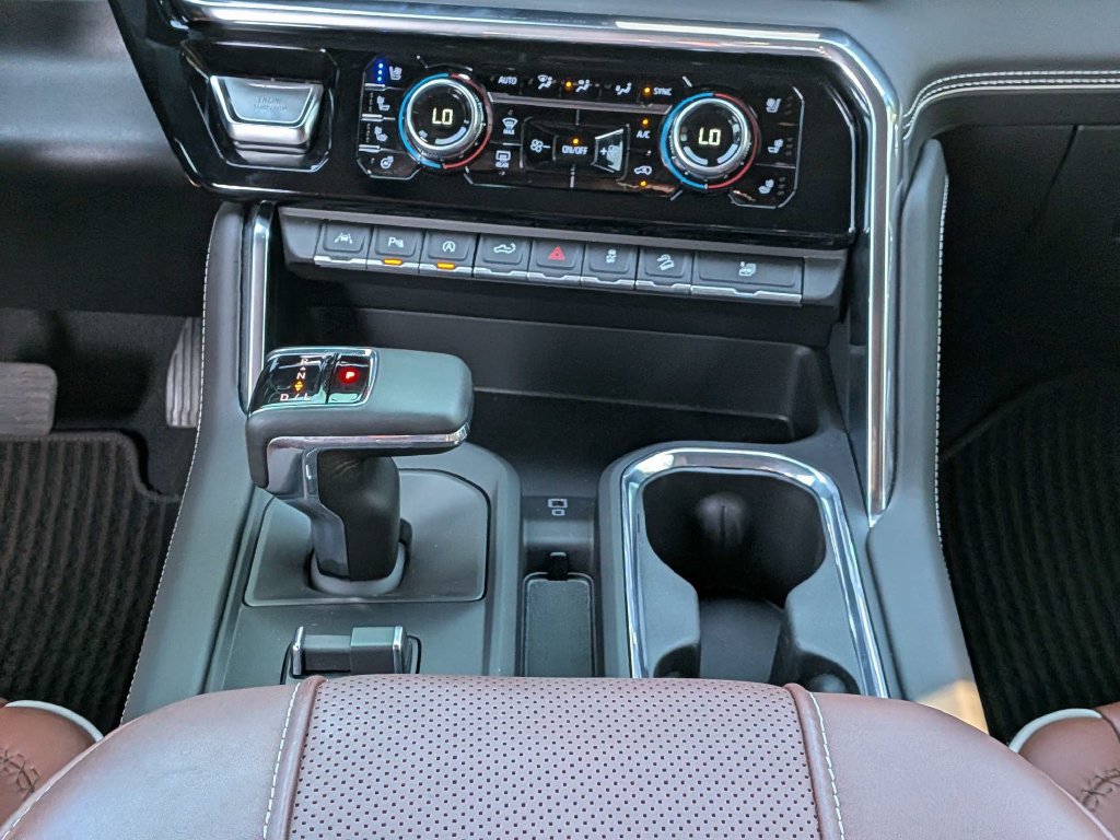 Used 2024 GMC Sierra 1500 Denali Ultimate AWD/4WD image 18