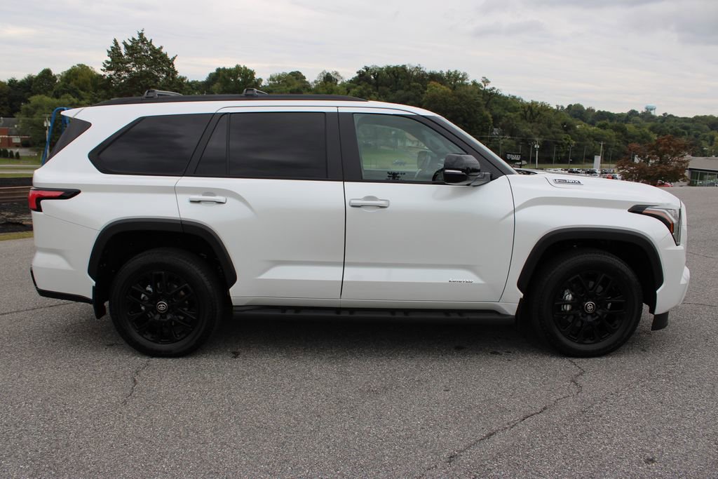 Used 2025 Toyota Sequoia Limited image 10