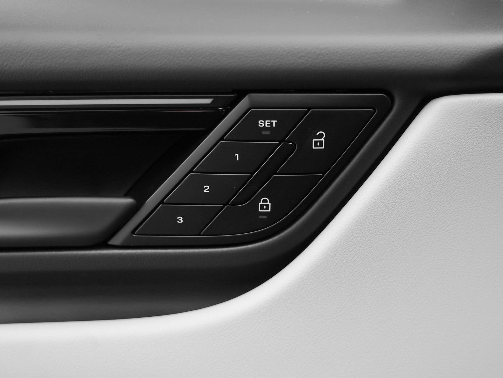 New 2025 Porsche Macan 4S Electric image 29