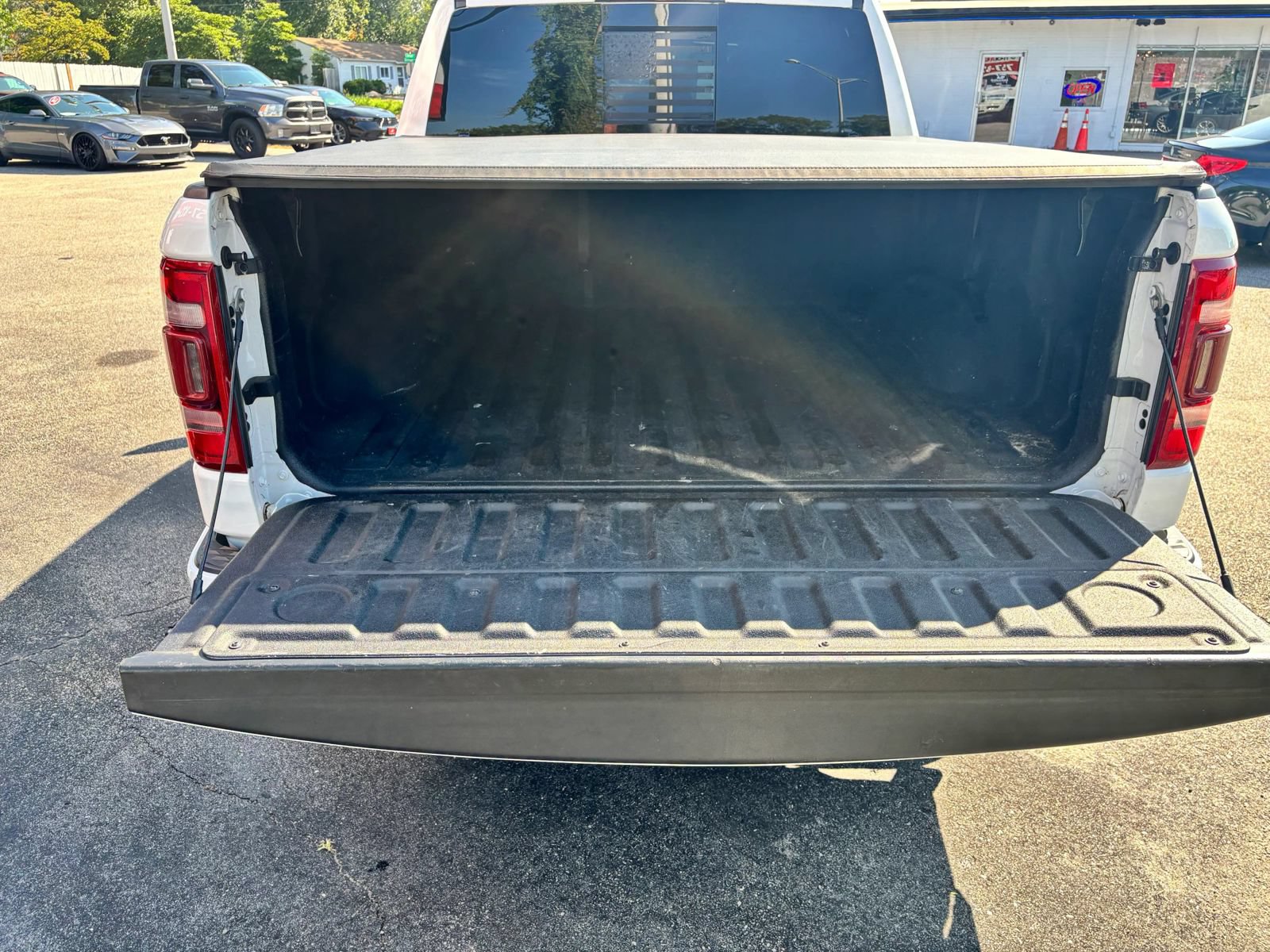 Used 2019 RAM 1500 Big Horn AWD/4WD image 5
