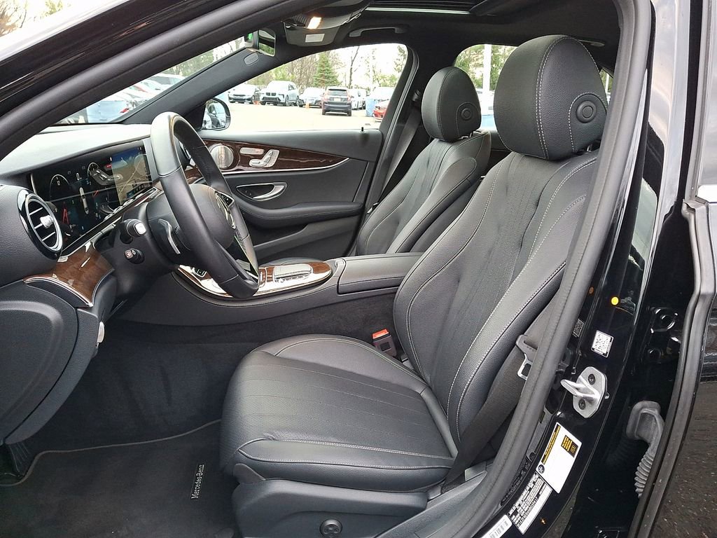 Used 2022 Mercedes-Benz E 350 4MATIC Sedan image 9
