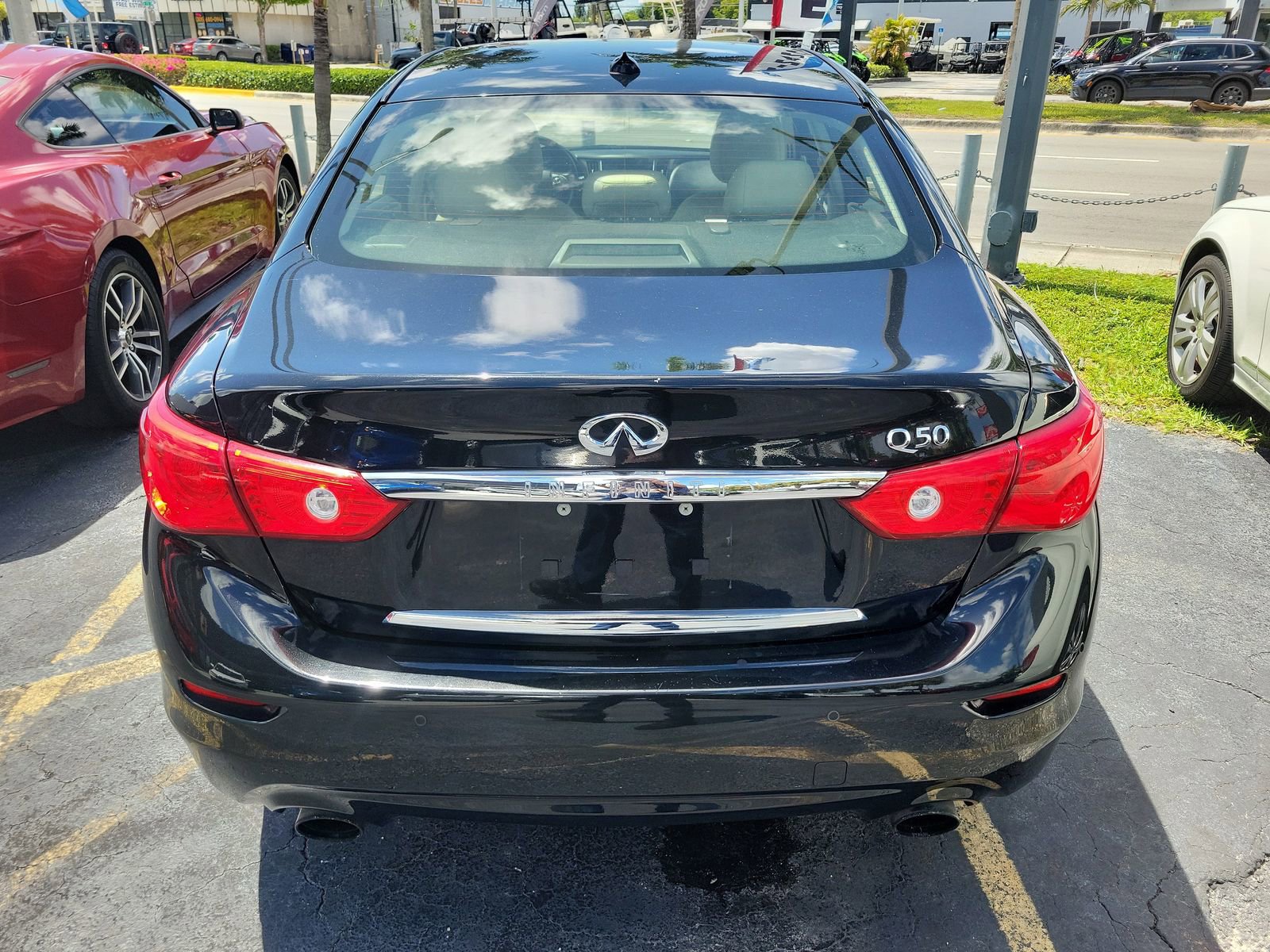 Used 2017 INFINITI Q50 3.0t Premium w/ Driver Assistance Package RWD image 4