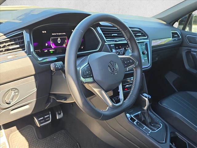 Used 2023 Volkswagen Tiguan SE R-Line FWD image 10