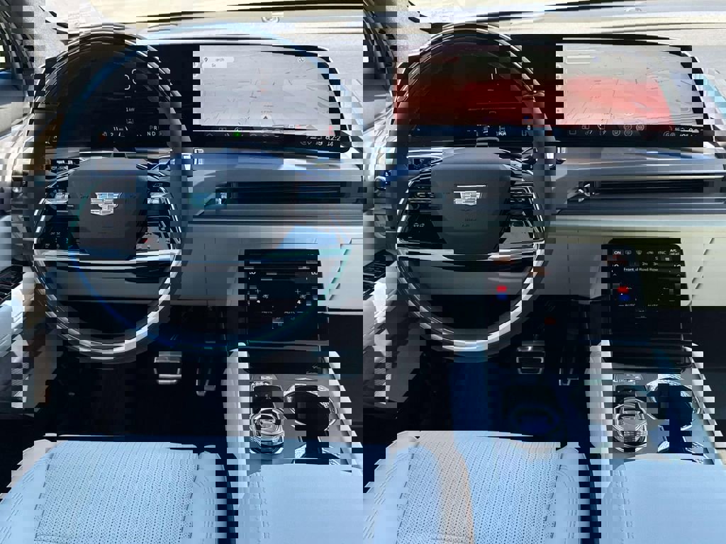 New 2026 Cadillac Vistiq Sport w/ LPO, Floor Liner Package image 9