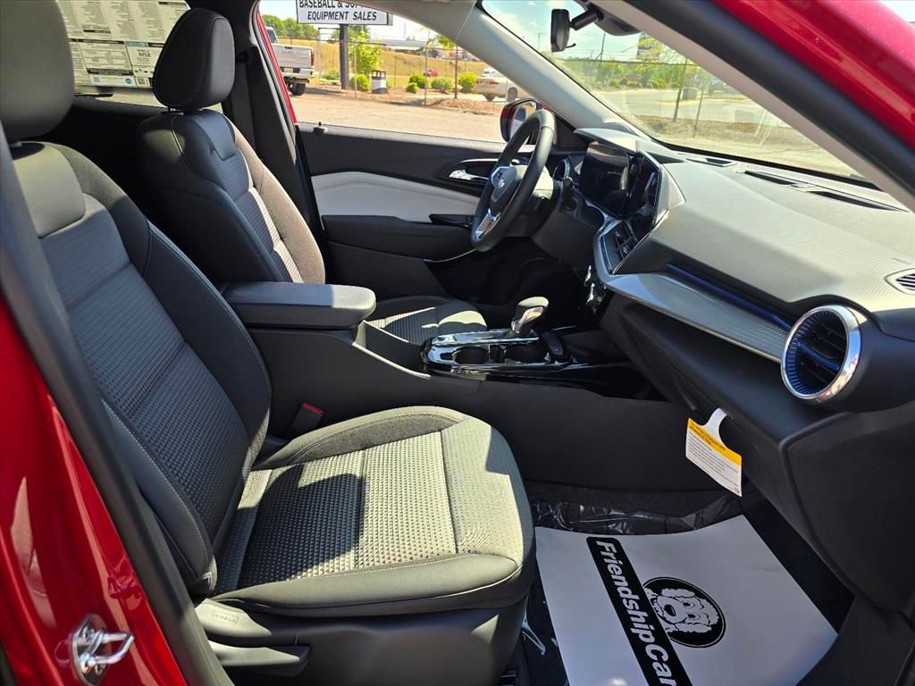 New 2026 Chevrolet Trax LT w/ Sunroof Package FWD image 13