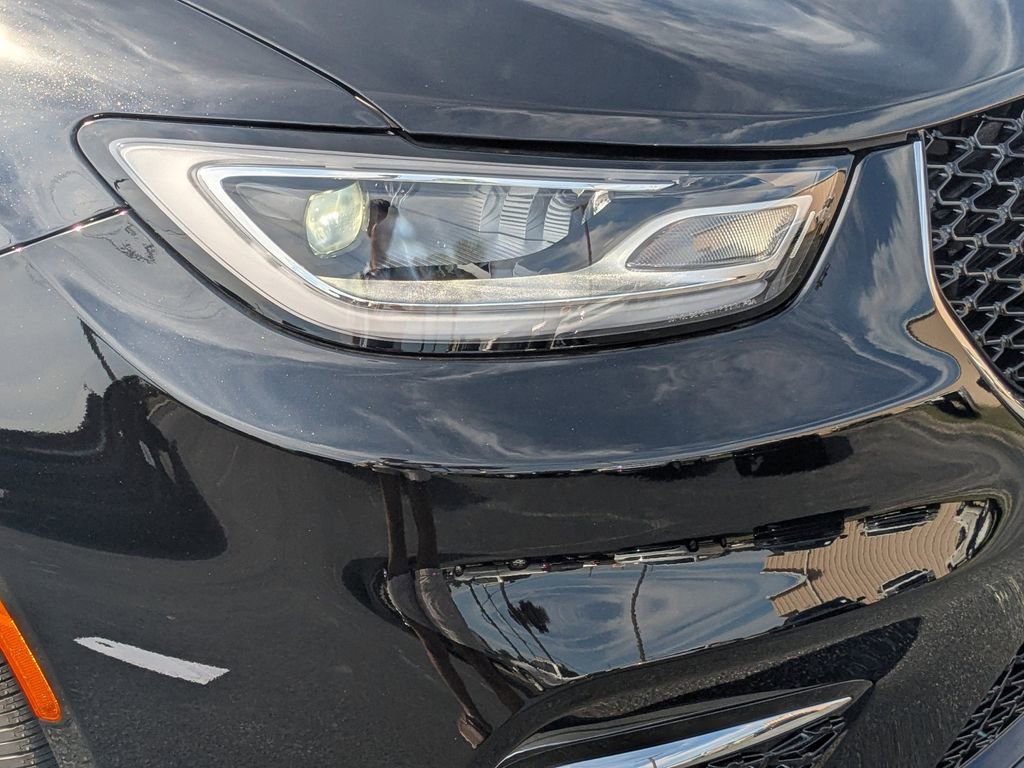 New 2026 Chrysler Pacifica Select FWD image 8