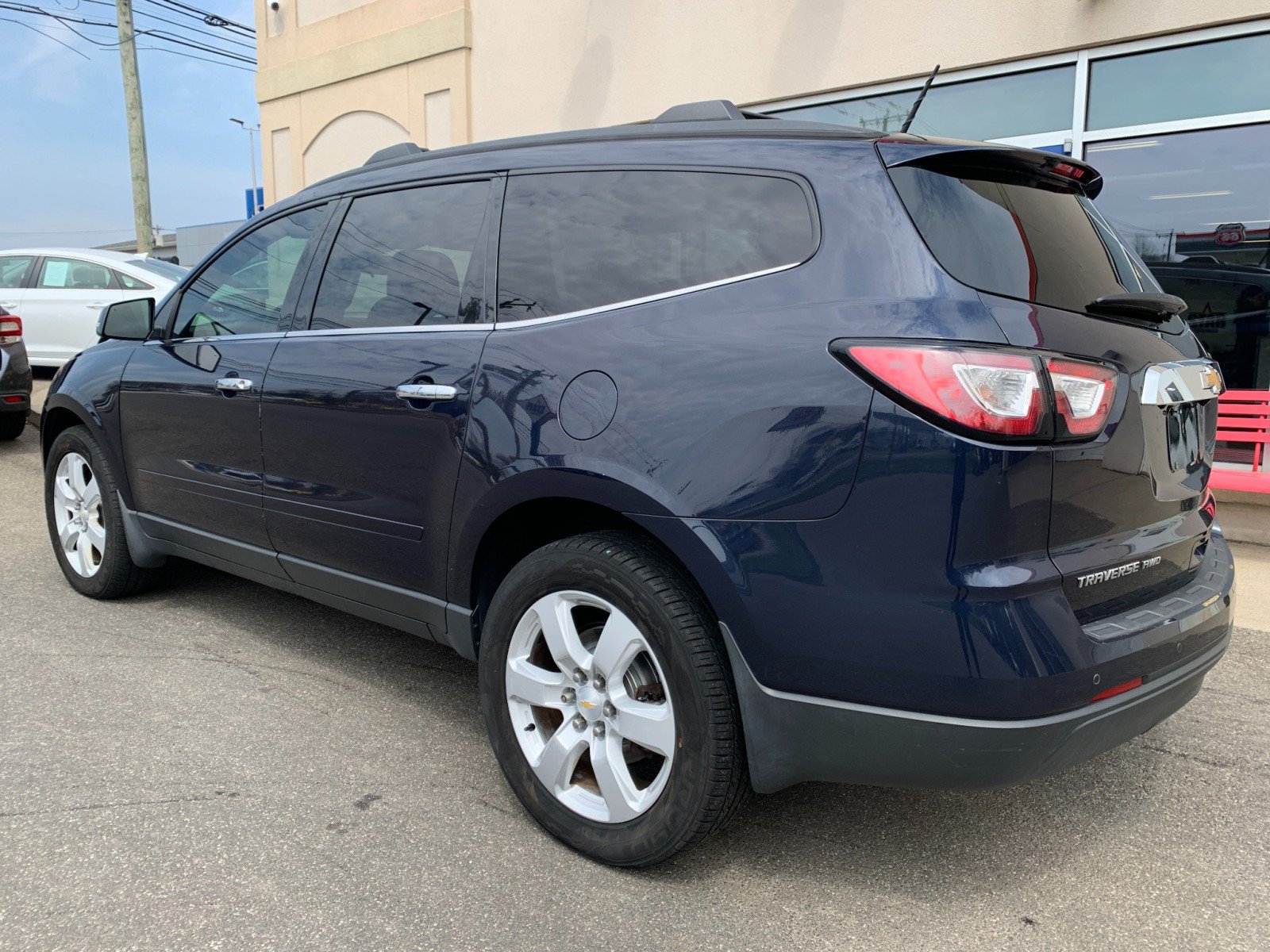 Used 2017 Chevrolet Traverse LT w/ Style and Technology Package AWD/4WD image 5