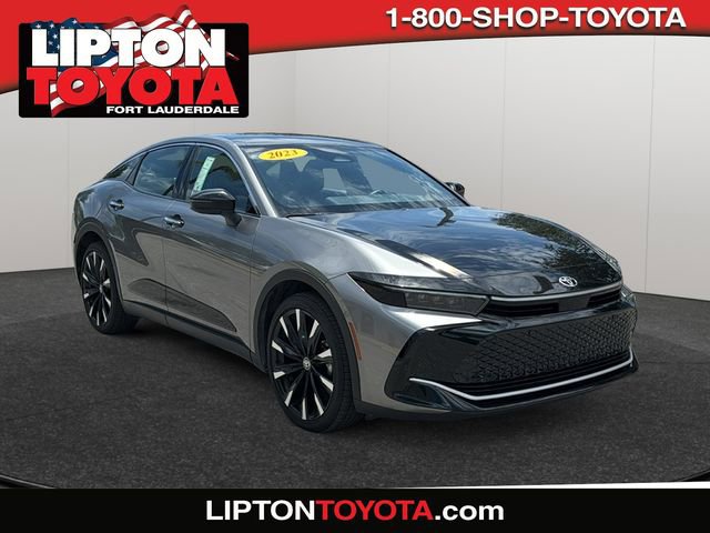 Used 2023 Toyota Crown Platinum image 1