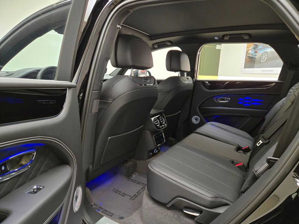 New 2025 Bentley Bentayga AWD/4WD image 22