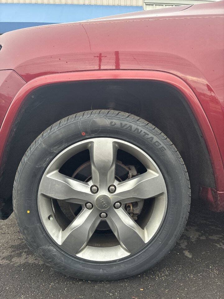 Used 2014 Jeep Grand Cherokee Overland AWD/4WD image 14