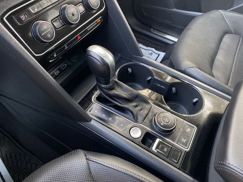 Used 2018 Volkswagen Atlas SEL Premium image 24