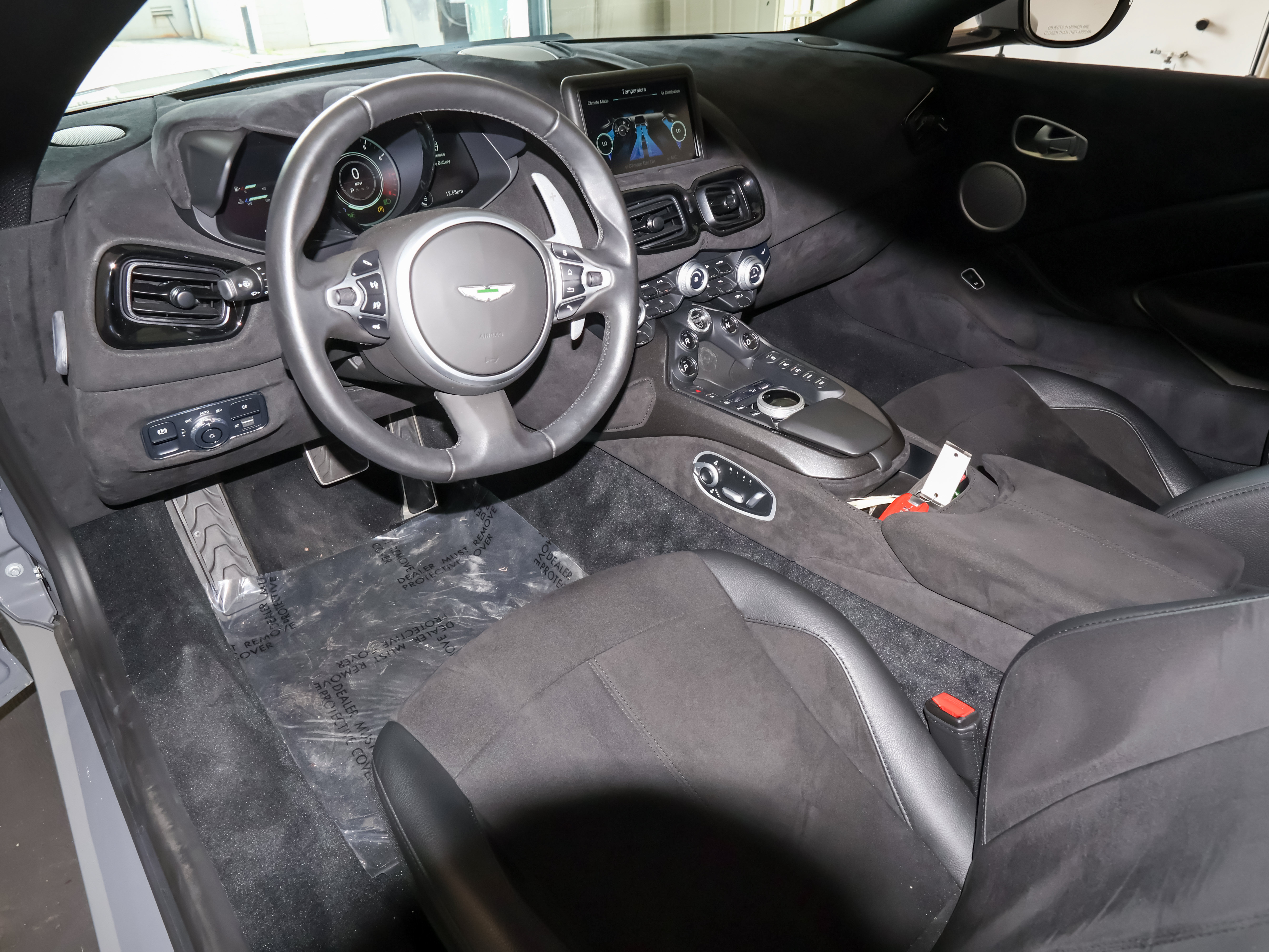 Used 2021 Aston Martin V8 Vantage Coupe RWD image 17