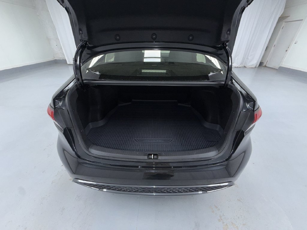Certified 2021 Toyota Corolla SE FWD image 17