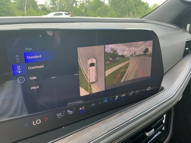 New 2026 Chevrolet Suburban Premier w/ Sun And Tow Package AWD/4WD image 31