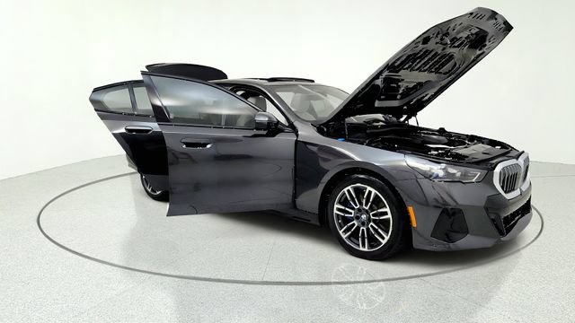 Used 2026 BMW 530i w/ M Sport Package RWD image 11