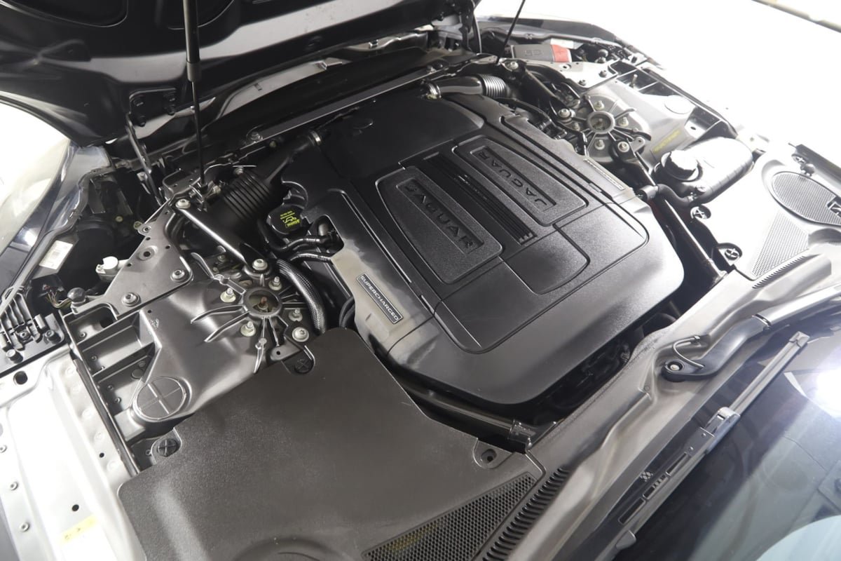 Used 2017 Jaguar F-TYPE Convertible RWD image 19