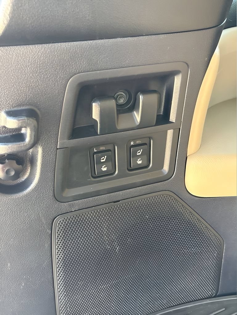 Used 2015 Toyota Sequoia Limited RWD image 18