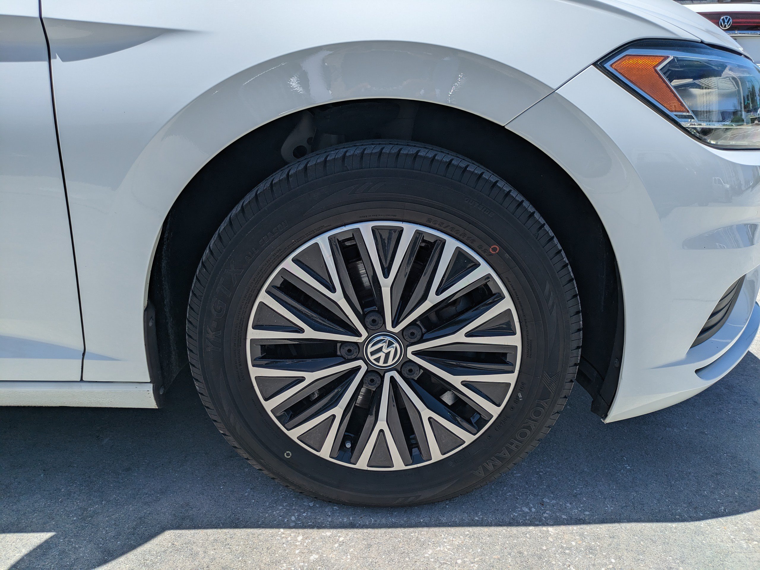 Used 2019 Volkswagen Jetta SE w/ Cold Weather Package FWD image 12