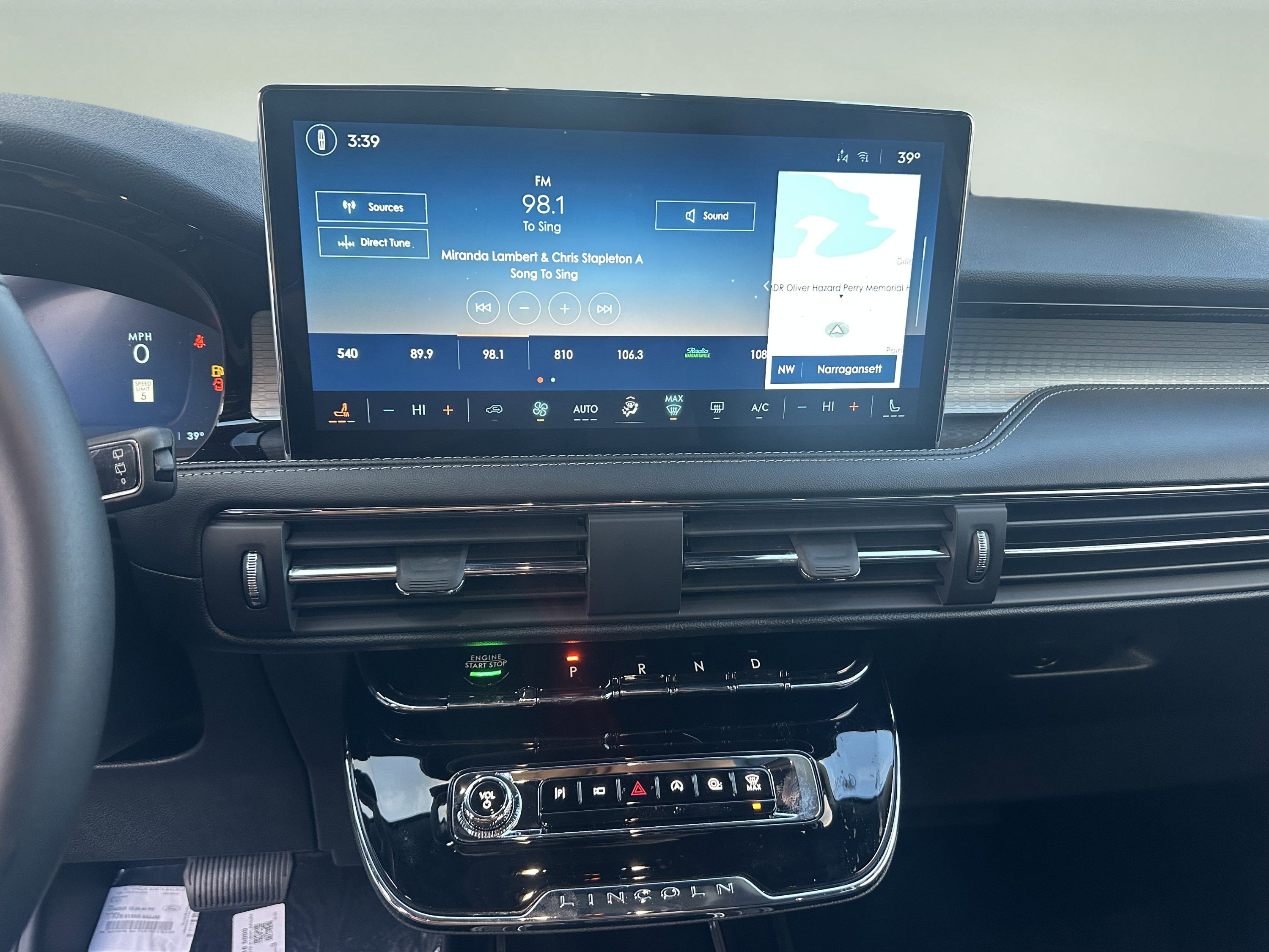 New 2026 Lincoln Corsair Premiere image 14