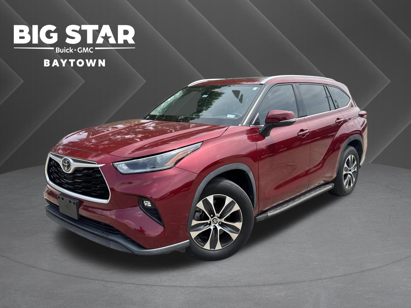 Used 2021 Toyota Highlander XLE FWD image 1