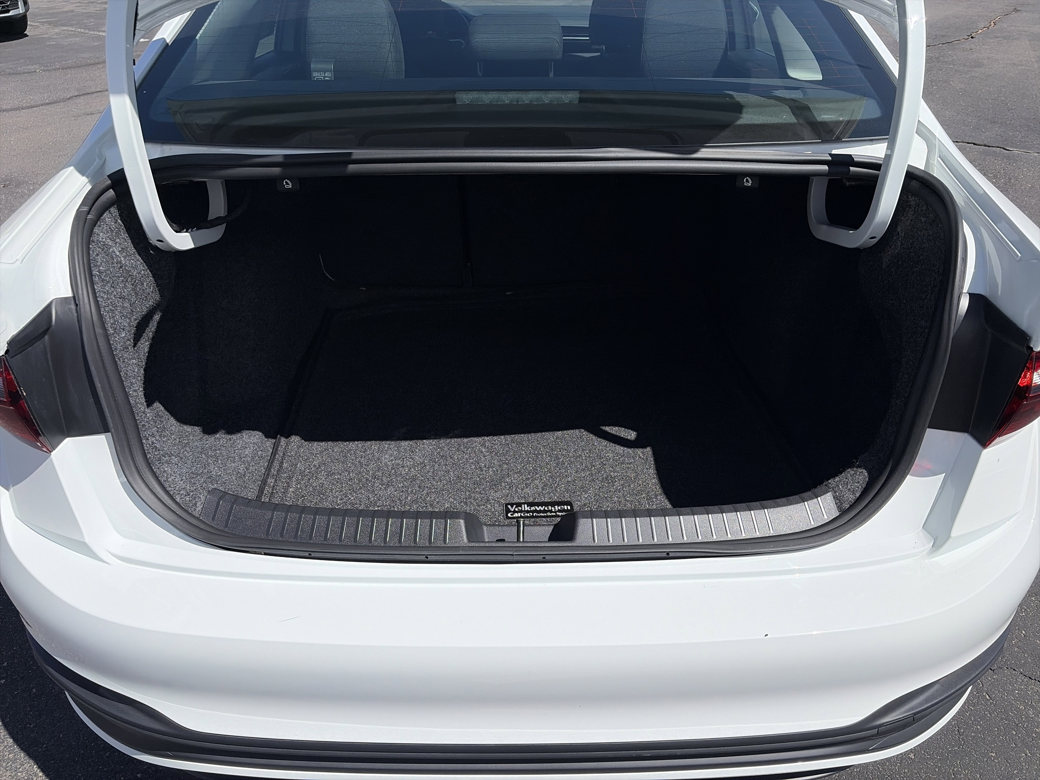 Certified 2025 Volkswagen Jetta S FWD image 24