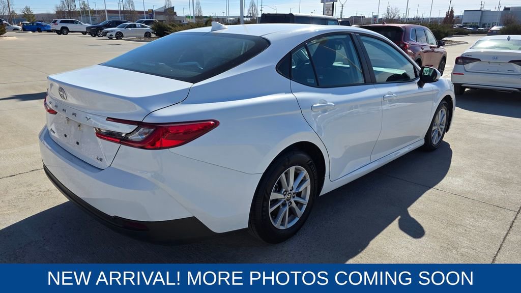 Used 2025 Toyota Camry LE image 5