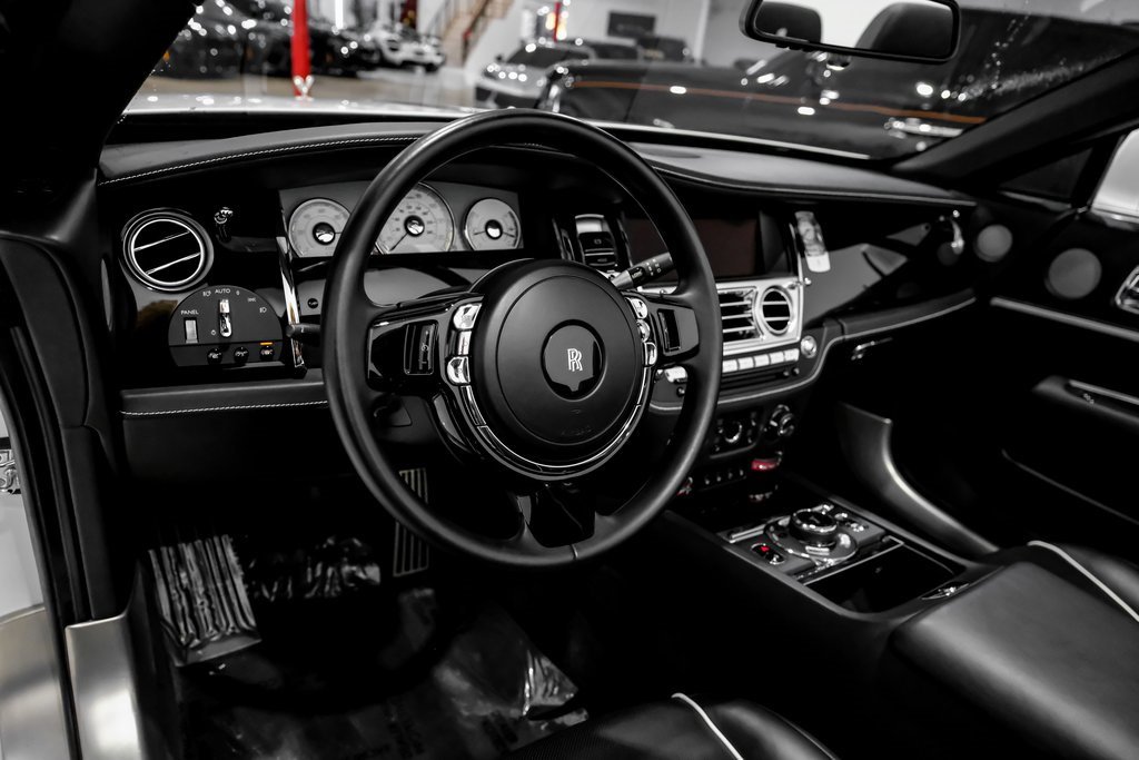Used 2018 Rolls-Royce Dawn image 15
