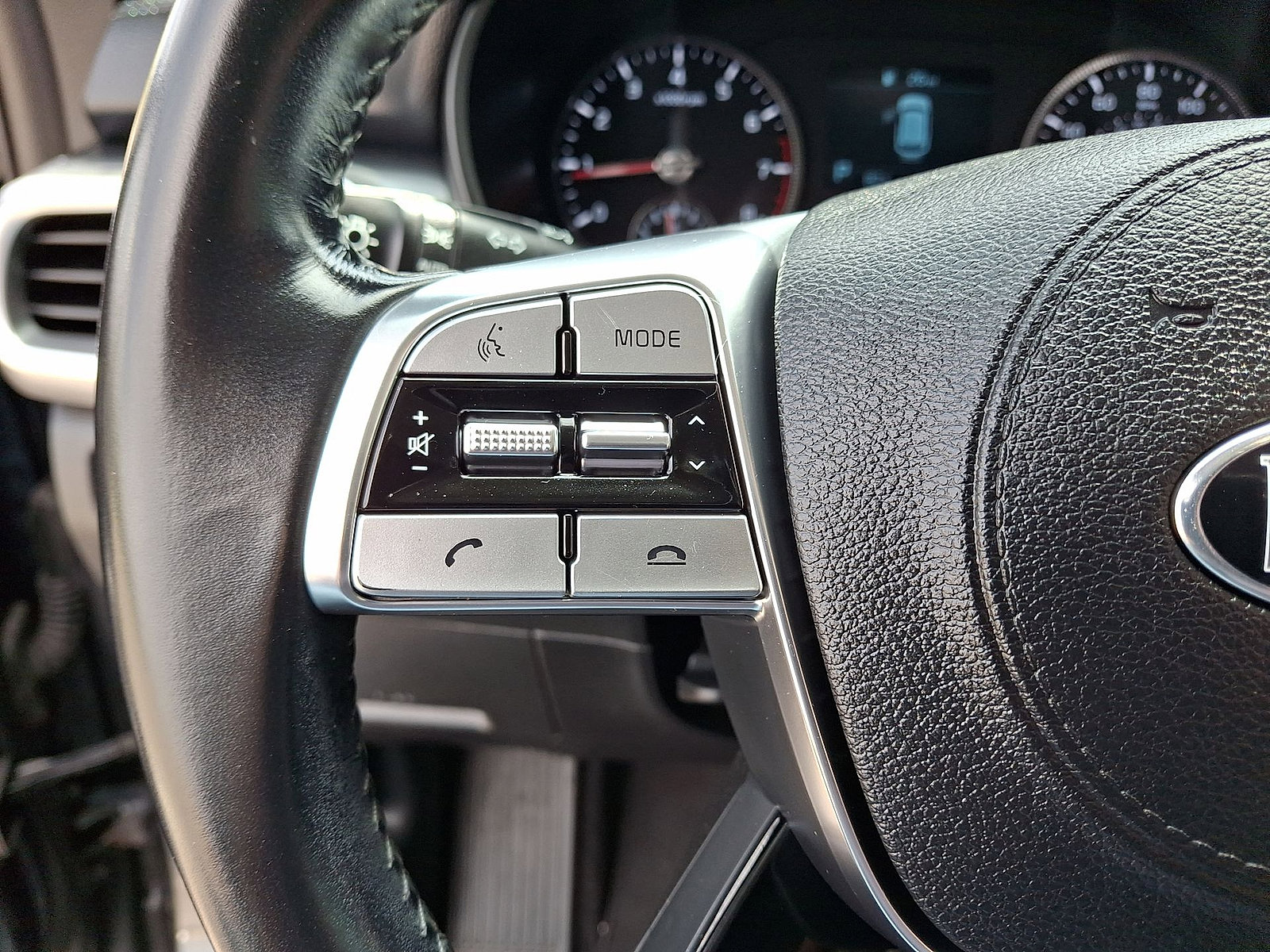 Used 2021 Kia Telluride LX AWD/4WD image 17